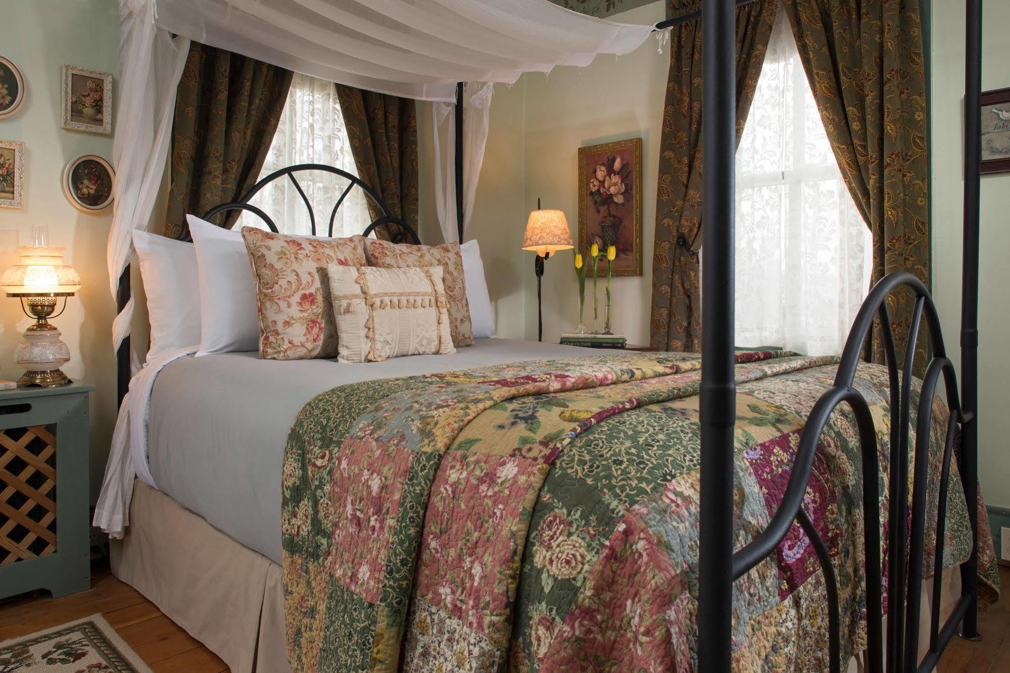 1825 Inn Bed And Breakfast Palmyra Extérieur photo
