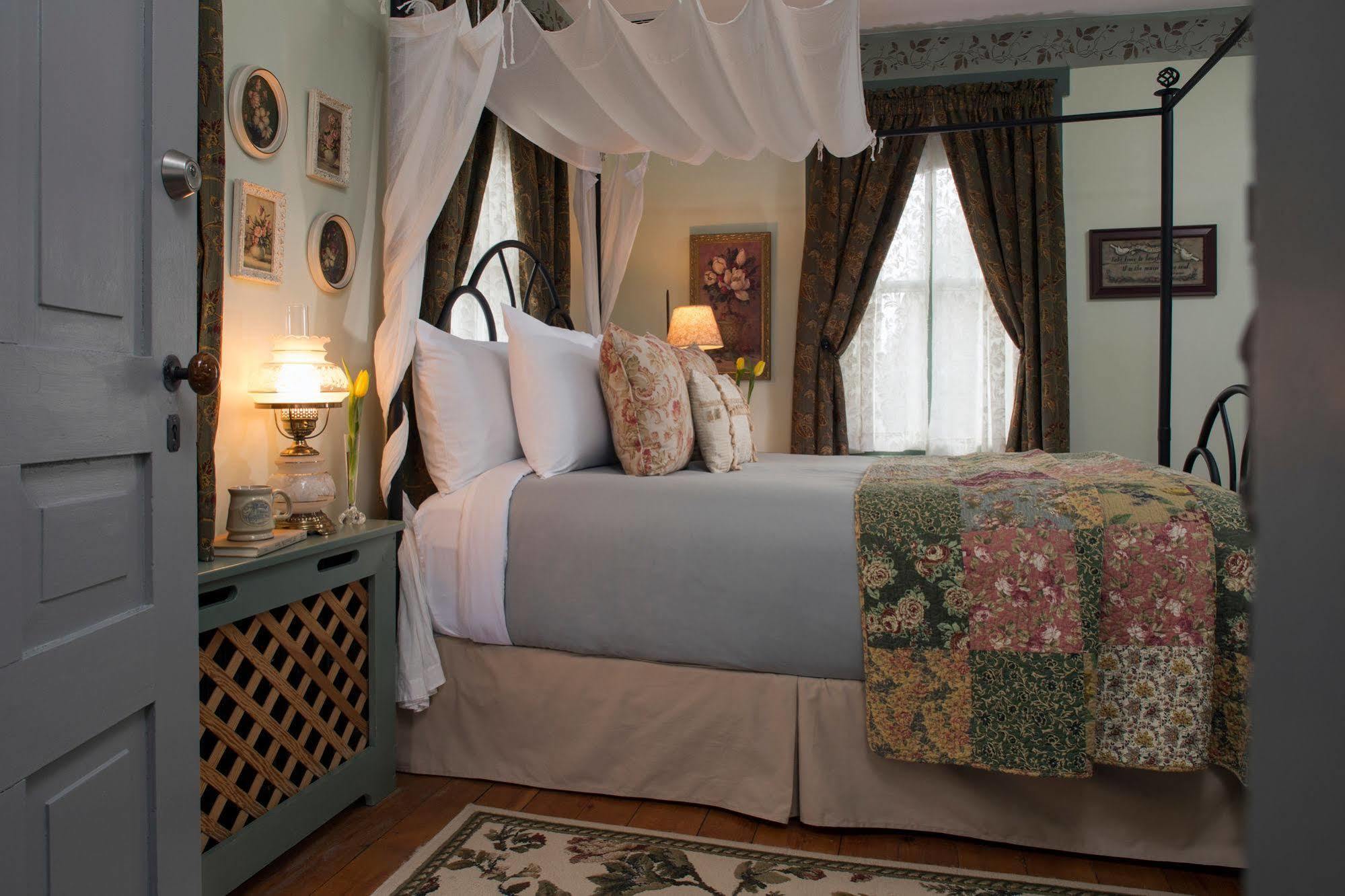 1825 Inn Bed And Breakfast Palmyra Extérieur photo